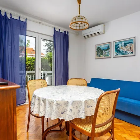 Appartamento Gorgeous In Malinska